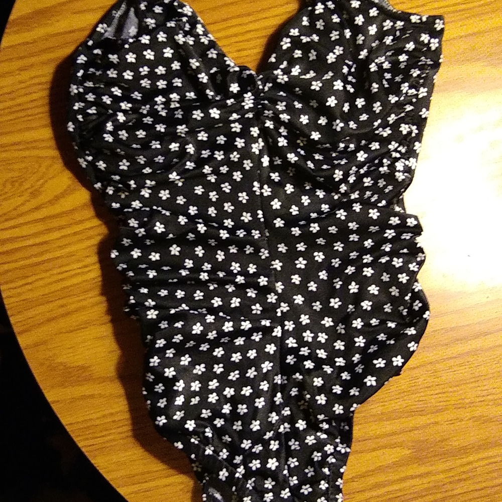 1 Piece Suit🔥Bundle and save 3/$21🔥